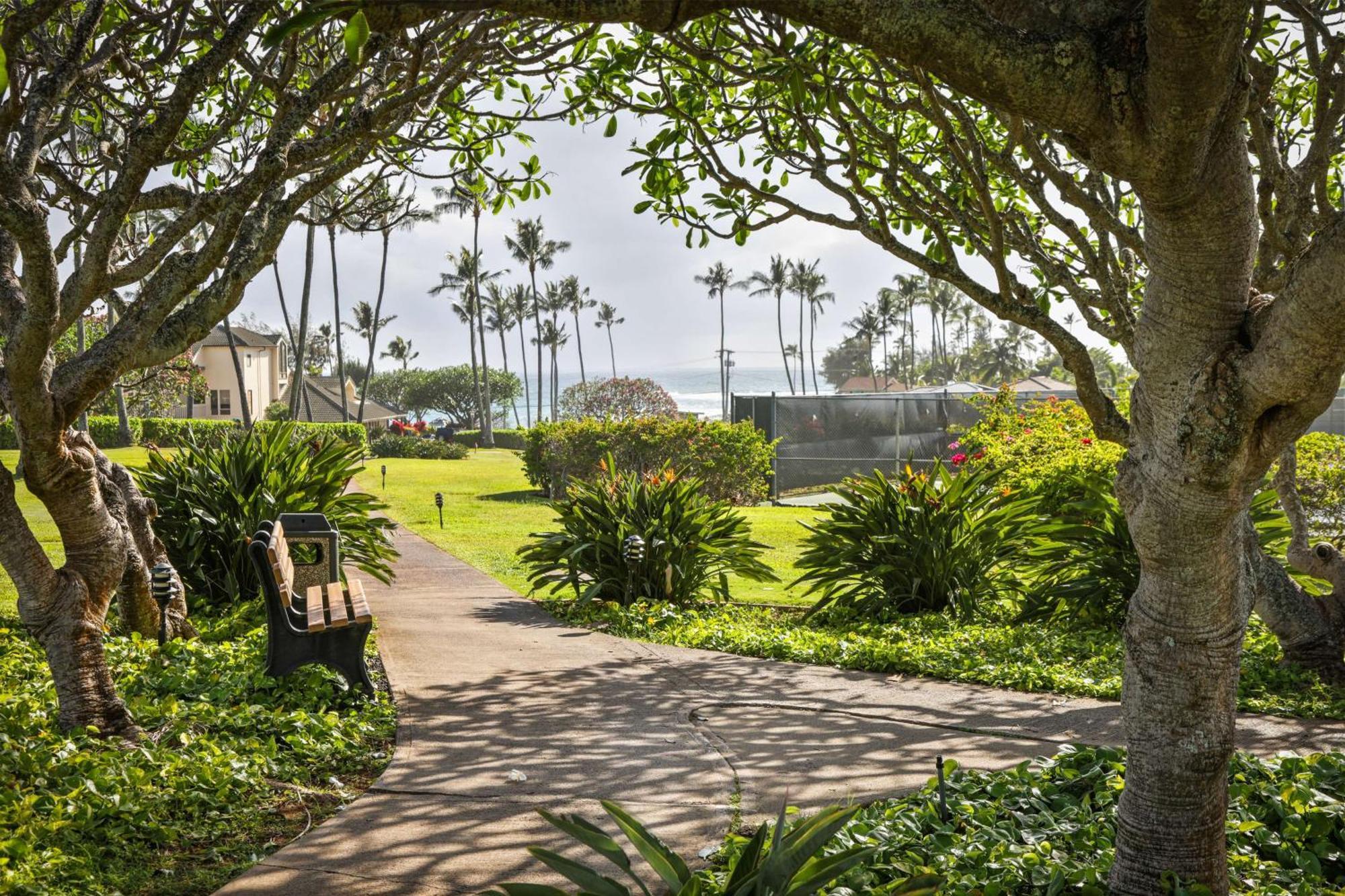 Aston At Poipu Kai Aparthotel Koloa Exteriör bild